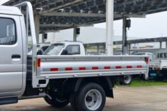 欧铃汽车 锋锐F3 1.6L 122马力 汽油 2.71米双排栏板微卡(国六)(ZB1030DSE1L)