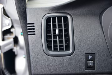 ŷ������ ����F3 1.6L 122���� ���� 3.4�׵�������΢��ͼƬ