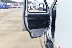 欧铃汽车 锋锐F3 1.6L 122马力 汽油 3.4米单排厢式微卡(ZB5036XXYDDD3LA)