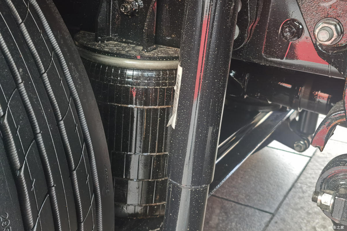 【图】江淮 格尔发 星耀X7 570马力 8X4 9.4米AMT自动挡仓栅式载货车(国六)_实拍图片_1702595_卡车之家