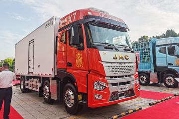 江淮 格尔发 星耀X7 460马力 6X2 7.8米AMT自动挡冷藏车(国六)