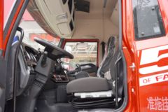 青岛解放 JH5重卡 460马力 6X4 LNG自动档牵引车(CA4251P2K15T1E6A80)