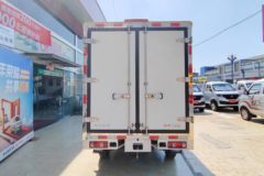 金杯 金卡S30 1.6L 123马力 汽油 4X2 3.115米冷藏车(JKC5032XLCD6L0)