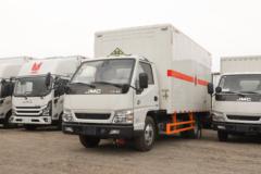 江铃 顺达窄体 122马力 4X2 4.21米易燃气体厢式运输车(JX5044XRQXG26)