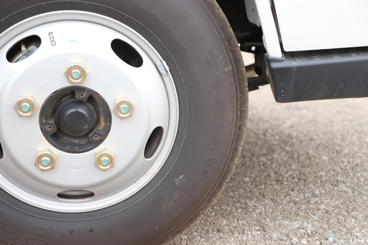 ���� ˳��խ�� 122���� 4X2 4.21����ȼ������ʽ���䳵(JX5044XRQXG26)����