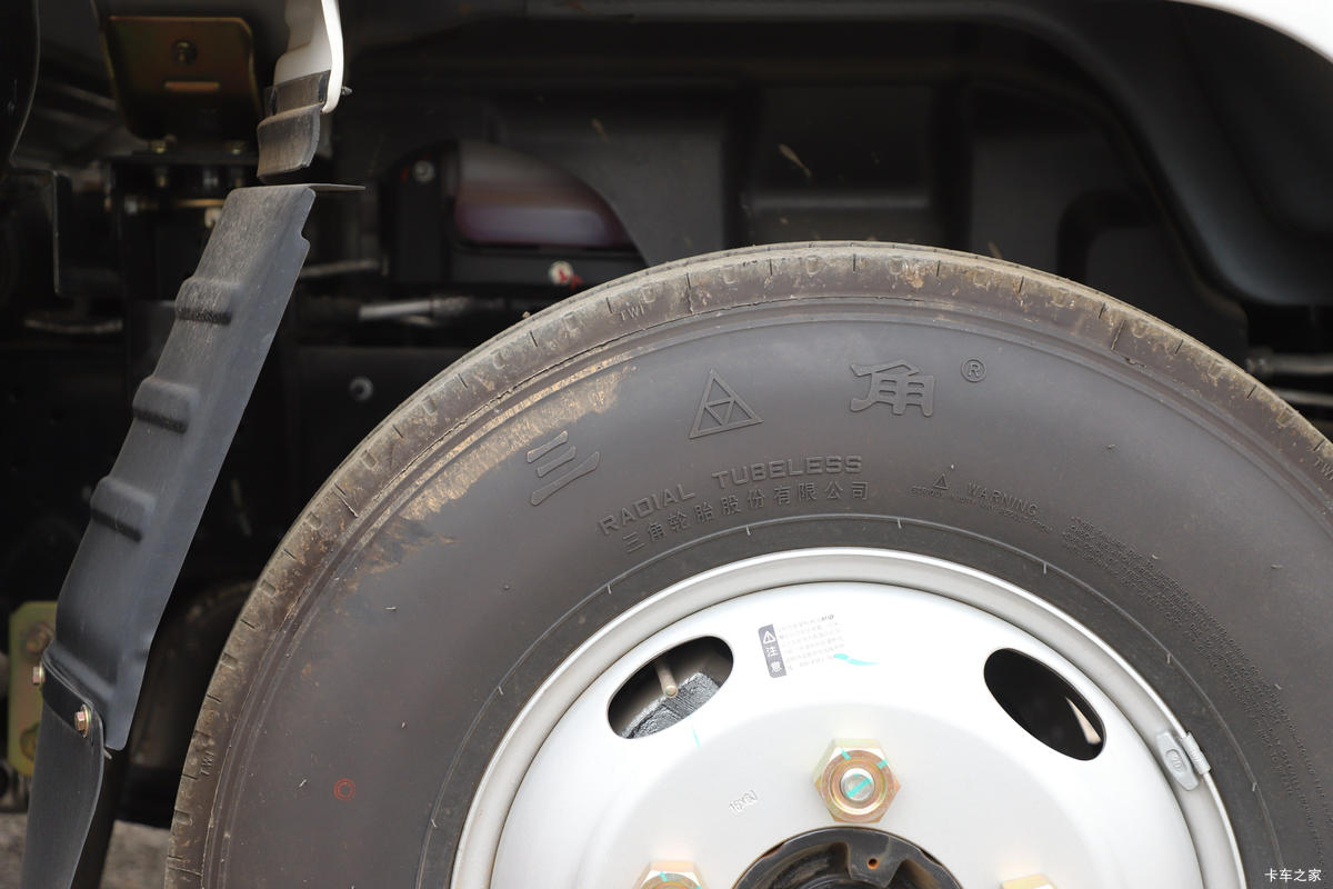 ���� ˳��խ�� 122���� 4X2 4.21����ȼ������ʽ���䳵(JX5044XRQXG26)����