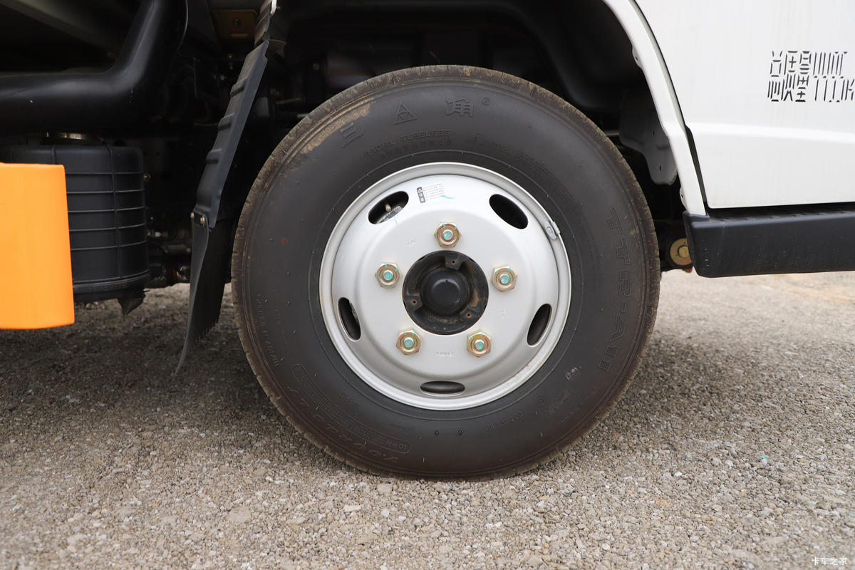 ���� ˳��խ�� 122���� 4X2 4.21����ȼ������ʽ���䳵(JX5044XRQXG26)����