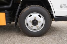 顺达窄体&nbsp;爆破器材运输车底盘图片