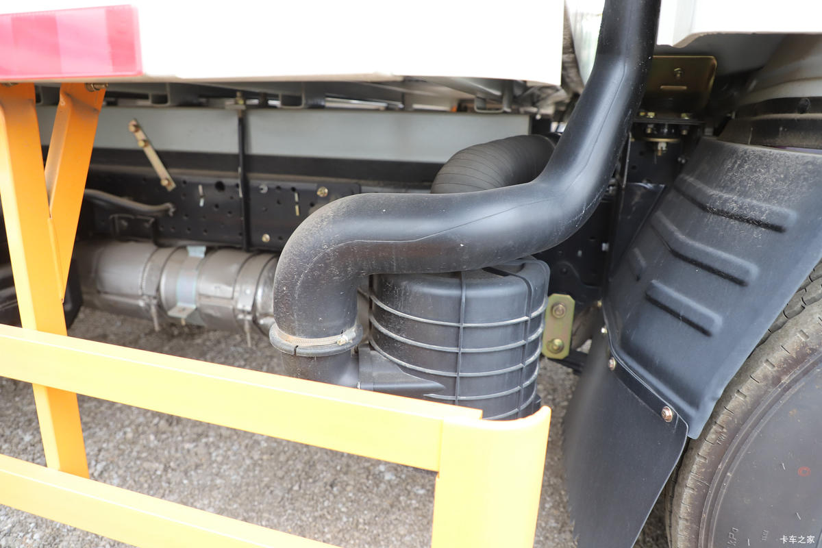 ���� ˳��խ�� 122���� 4X2 4.21����ȼ������ʽ���䳵(JX5044XRQXG26)����