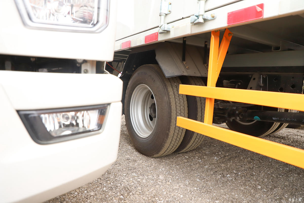 ���� ˳��խ�� 122���� 4X2 4.21����ȼ������ʽ���䳵(JX5044XRQXG26)����