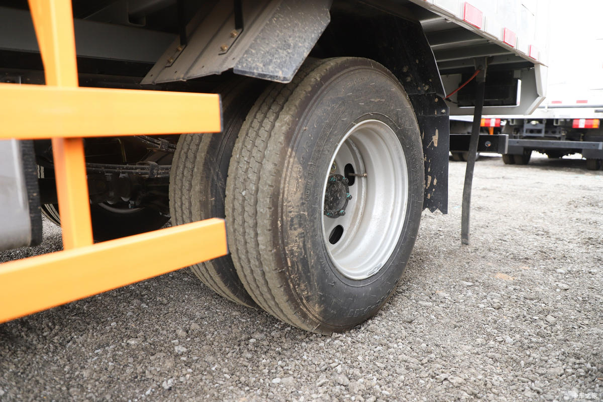 ���� ˳��խ�� 122���� 4X2 4.21����ȼ������ʽ���䳵(JX5044XRQXG26)����