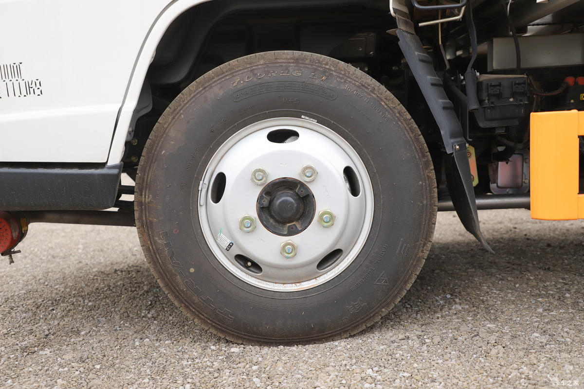 ���� ˳��խ�� 122���� 4X2 4.21����ȼ������ʽ���䳵(JX5044XRQXG26)����