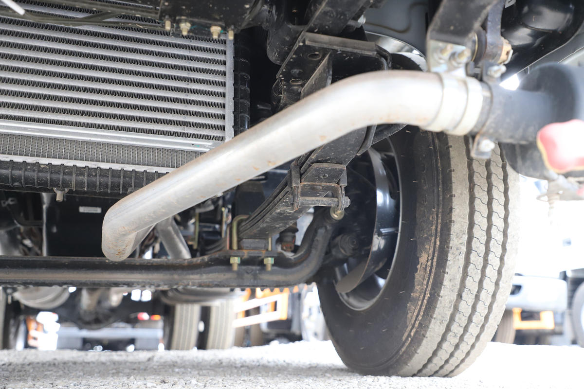 ���� ˳��խ�� 122���� 4X2 4.21����ȼ������ʽ���䳵(JX5044XRQXG26)����