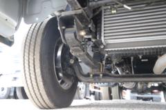 江铃 顺达窄体 122马力 4X2 4.21米易燃气体厢式运输车(JX5044XRQXG26)