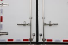 江铃 凯运蓝鲸 146马力 4X2 4.02米冷藏车(JX5044XLCTGA26)