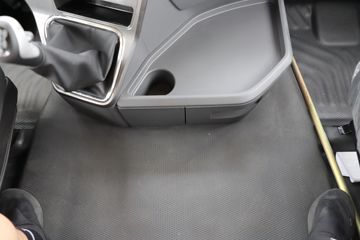 ���� ������D12 260���� 4X2 9.6����������ʽ�ػ���(����)(EQ5182XYKL9CDKAC)ͼƬ