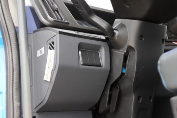 ���� ������D12 260���� 4X2 9.6����������ʽ�ػ���(����)(EQ5182XYKL9CDKAC)ͼƬ