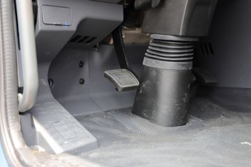 ���� ������D12 260���� 4X2 9.6����������ʽ�ػ���(����)(EQ5182XYKL9CDKAC)ͼƬ