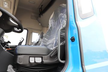 ���� ������D12 260���� 4X2 9.6����������ʽ�ػ���(����)(EQ5182XYKL9CDKAC)ͼƬ