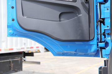 ���� ������D12 260���� 4X2 9.6����������ʽ�ػ���(����)(EQ5182XYKL9CDKAC)ͼƬ