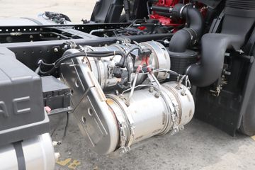 ���� ������D12 260���� 4X2 9.6����������ʽ�ػ���(����)(EQ5182XYKL9CDKAC)ͼƬ