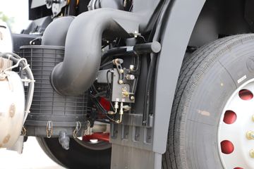 ���� ������D12 260���� 4X2 9.6����������ʽ�ػ���(����)(EQ5182XYKL9CDKAC)ͼƬ