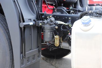 ���� ������D12 260���� 4X2 9.6����������ʽ�ػ���(����)(EQ5182XYKL9CDKAC)ͼƬ