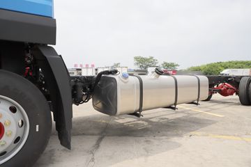 ���� ������D12 260���� 4X2 9.6����������ʽ�ػ���(����)(EQ5182XYKL9CDKAC)ͼƬ