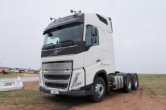 沃尔沃 新FH重卡 高效版 460马力 6X4 自动挡牵引车(国六)