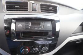 驭达&nbsp;电动封闭厢货驾驶室图片