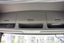 轩德翼3&nbsp;牵引车驾驶室                                               图片