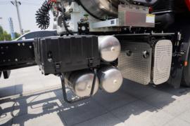 轩德翼3&nbsp;牵引车底盘                                                图片