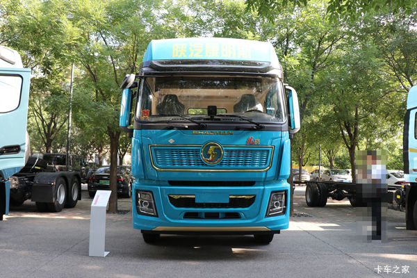 陕汽康明斯 龙骁 轻量化经典版 490马力 6X4 牵引车(SX4259XD4Q1)