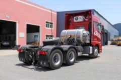 青岛解放 JH6重卡 领航版 四季款 530马力 6X4 LNG牵引车(CA4259P25K15T1NE6A80)
