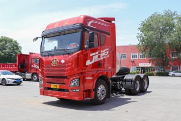 青岛解放 JH6重卡 领航版2.0 530马力 6X4 LNG牵引车(CA4250P25K8T1NE6A80)