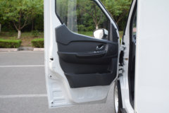 飞碟EQ2 2.6T 3.03米单排纯电动厢式微卡(FD5035XXYBEV-1)38.64kWh