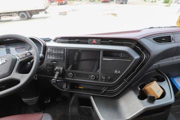 һ����� J6V ��ͨ�� 520���� 8X4 9.5��AMT�Զ��������ػ���(Һ��)(CA1310P66K24L7T4E6)ͼƬ