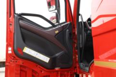 一汽解放 J6V 绿通版 520马力 8X4 9.5米AMT自动档栏板载货车(液缓)(CA1310P66K24L7T4E6)