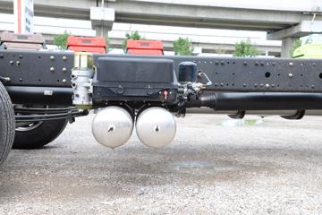 һ����� J6V ��ͨ�� 520���� 8X4 9.5��AMT�Զ��������ػ���(Һ��)(CA1310P66K24L7T4E6)ͼƬ