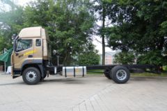 福田 奥铃大黄蜂PLUS 300马力 6.8米栏板载货车