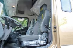 福田 奥铃大黄蜂PLUS 300马力 6.8米栏板载货车