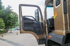 福田 奥铃大黄蜂PLUS 300马力 6.8米栏板载货车