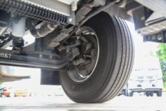 福田 奥铃大黄蜂PLUS 300马力 6.8米栏板载货车