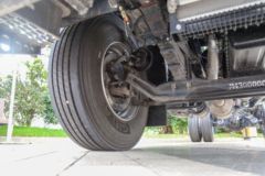 福田 奥铃大黄蜂PLUS 300马力 6.8米栏板载货车