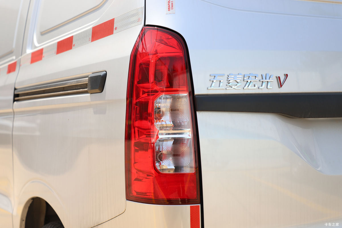  V 2022 ȡ 99 1.5L  2ʽ䳵()