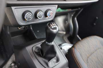 ���� X6 ��׼�� 1.6L 122���� ���� 3.02�׵�������΢��(��̥)(SQR1033H311)ͼƬ