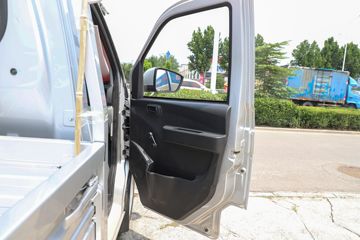 ���� �ž�T50 1.5L 116���� ���� 3.2�׵�������΢��(SQR1037H081)ͼƬ