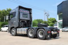 福田 欧曼银河 穿越版 660马力 6X4 AMT自动档牵引车(BJ4259Y6DHL-11)