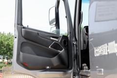 福田 欧曼银河 穿越版 660马力 6X4 AMT自动档牵引车(BJ4259Y6DHL-11)