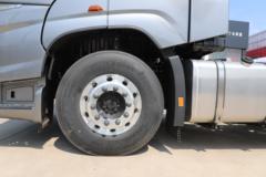 福田 欧曼银河 穿越版 660马力 6X4 AMT自动档牵引车(BJ4259Y6DHL-11)
